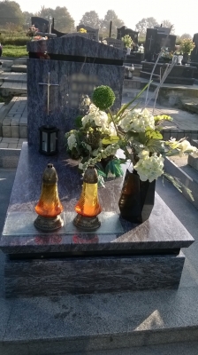 Nagrobek 11