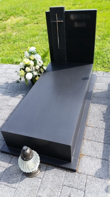 Nagrobek 14