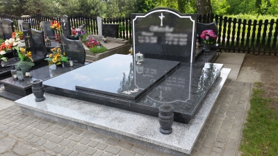 Nagrobek 15